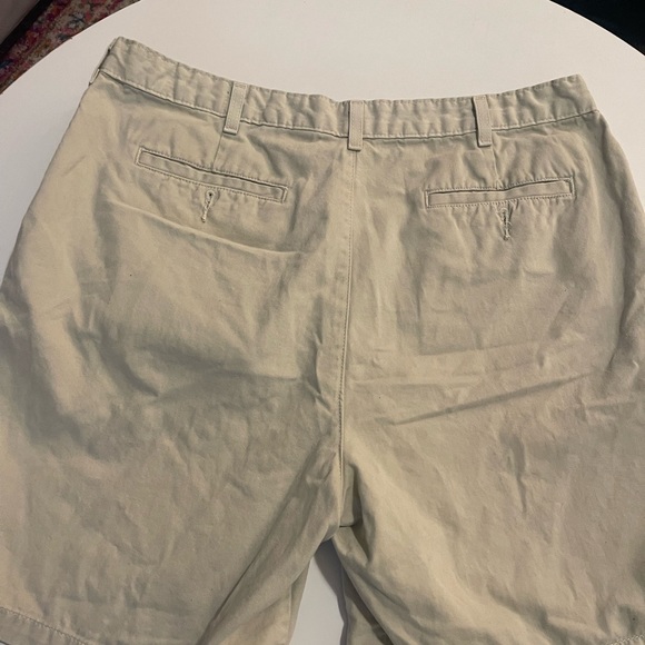 Saddlebred Khaki Pleated Shorts - Picture 5 of 5